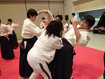 Demonstration of an old Japanese martial art in the lobby
(If you can demonstrate a technique well, you will surely feel good!)
